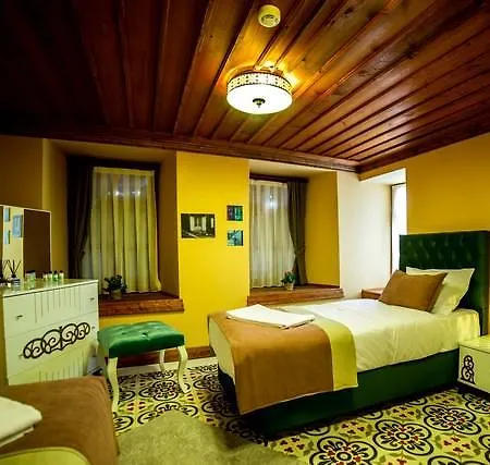 Sanart & Loca Garden Pensión