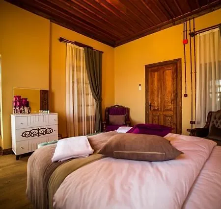 Sanart & Loca Garden Pensión *