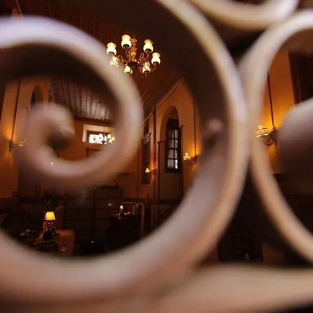 Pensión Sanart & Loca Garden *