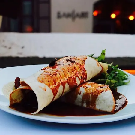 Sanart & Loca Garden Pensión