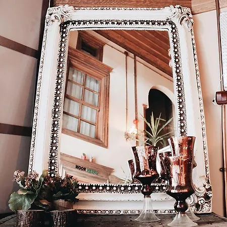 Sanart & Loca Garden Pensión Bergama