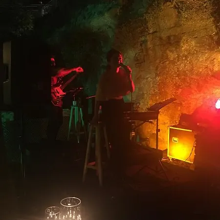 Sanart & Loca Garden Pensión Bergama