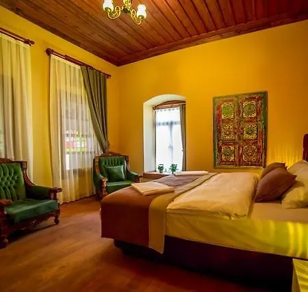 Pensión Sanart & Loca Garden *