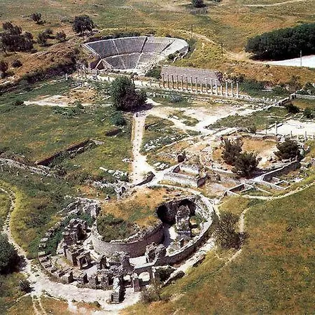 Sanart & Loca Garden Pensión