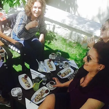 Sanart & Loca Garden