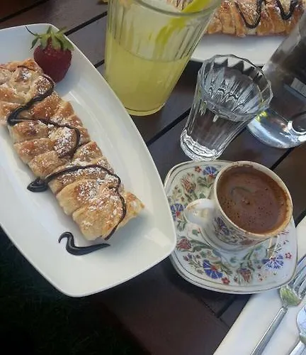 Sanart & Loca Garden