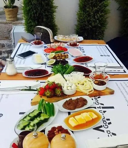 Pensionat Sanart & Loca Garden Bergama