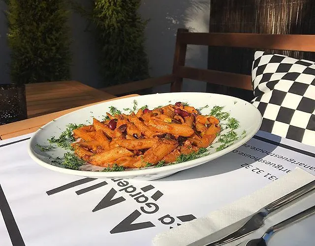 Sanart & Loca Garden Pensionat